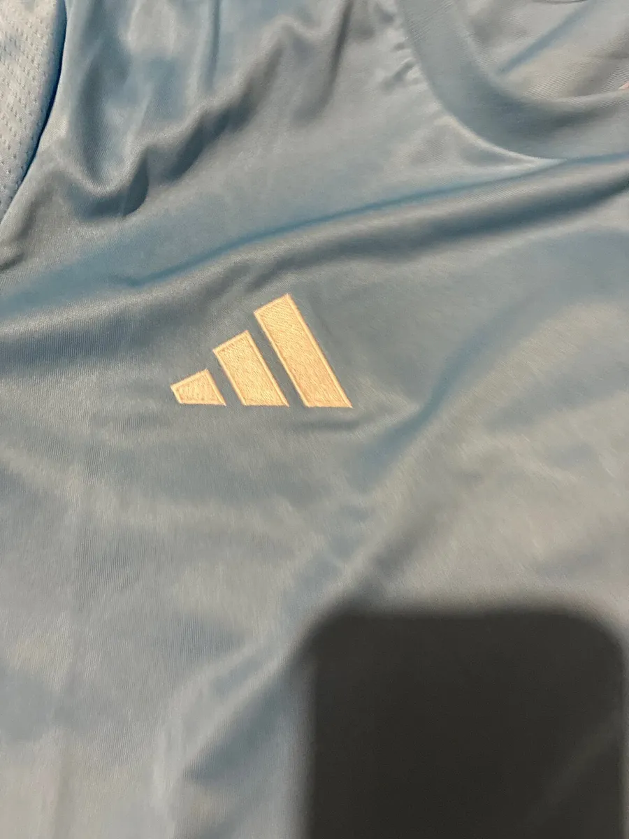 Adidas top - Image 4