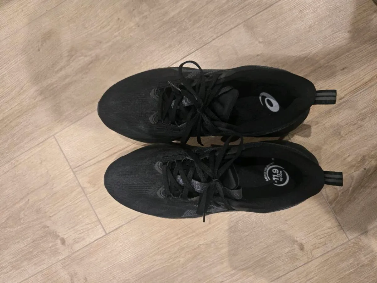 Asics Novablast 5 Running Shoes - Image 1