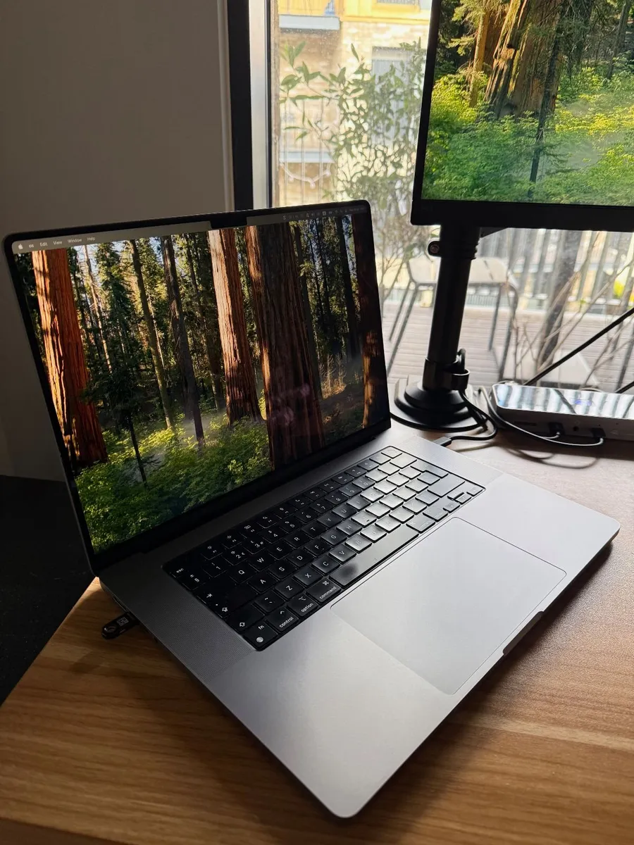 MacBook Pro 16" 2021 | 16GB | M1 Pro | 512GB - Image 1