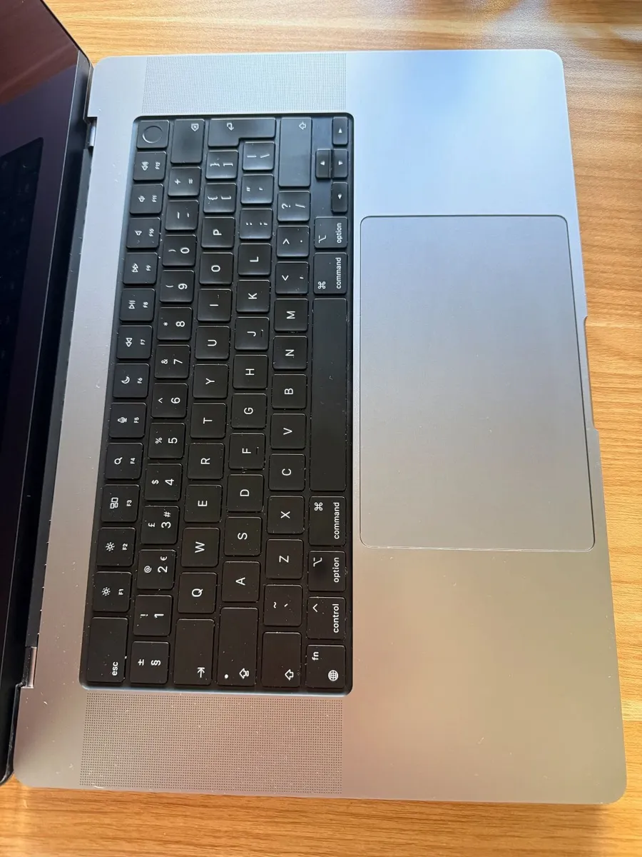 MacBook Pro 16" 2021 | 16GB | M1 Pro | 512GB - Image 4