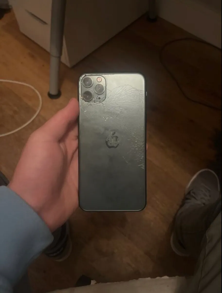 iPhone 11 Pro Max - Image 2