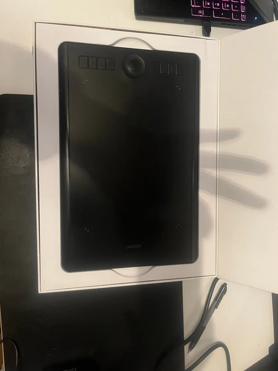 Wacom Intuos Pro PTH-660 - Image 1