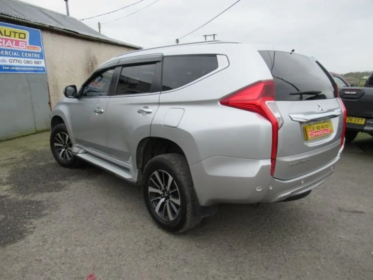 2.4D 4 SUV 5dr Diesel Auto 4WD Euro 6 (181 ps) - Image 2