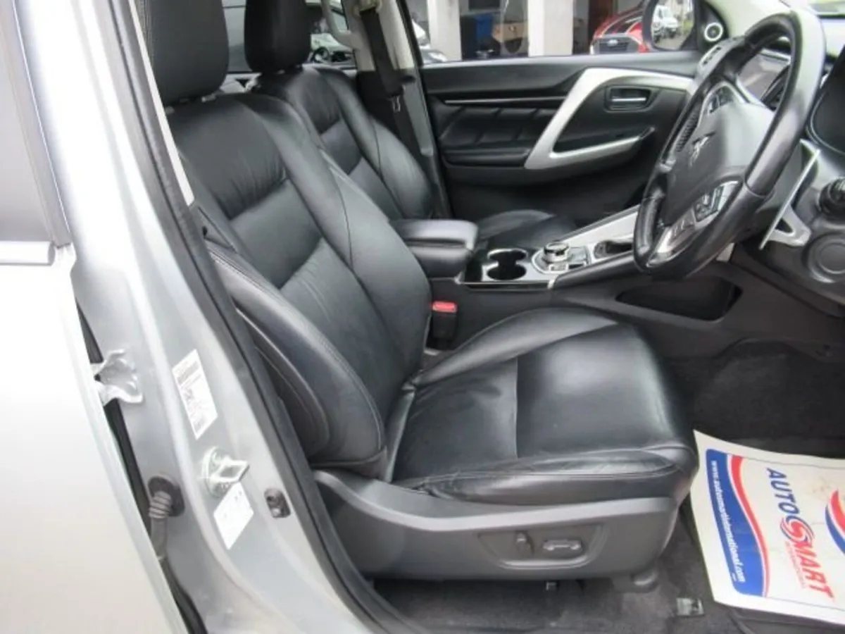 2.4D 4 SUV 5dr Diesel Auto 4WD Euro 6 (181 ps) - Image 3