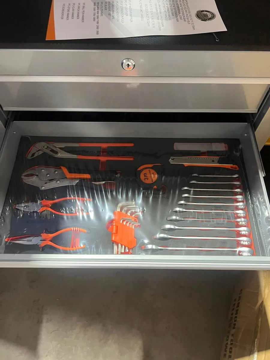 5 drawer toolbox loaded with tools - Image 3