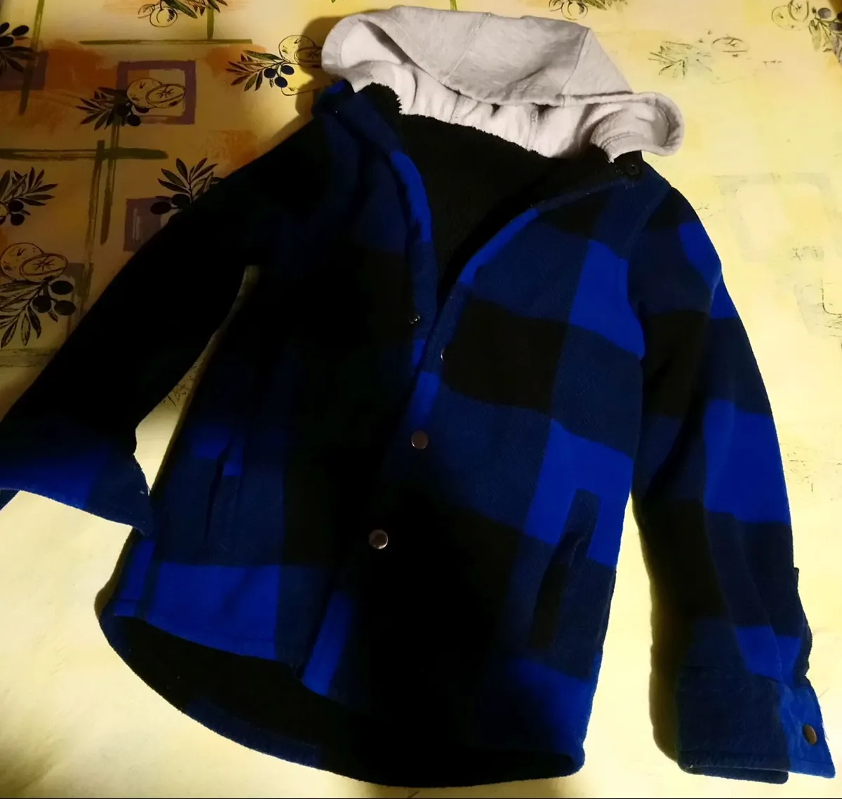 Kids very warm fluffy jumper soft jacket 8-9 years - Image 4