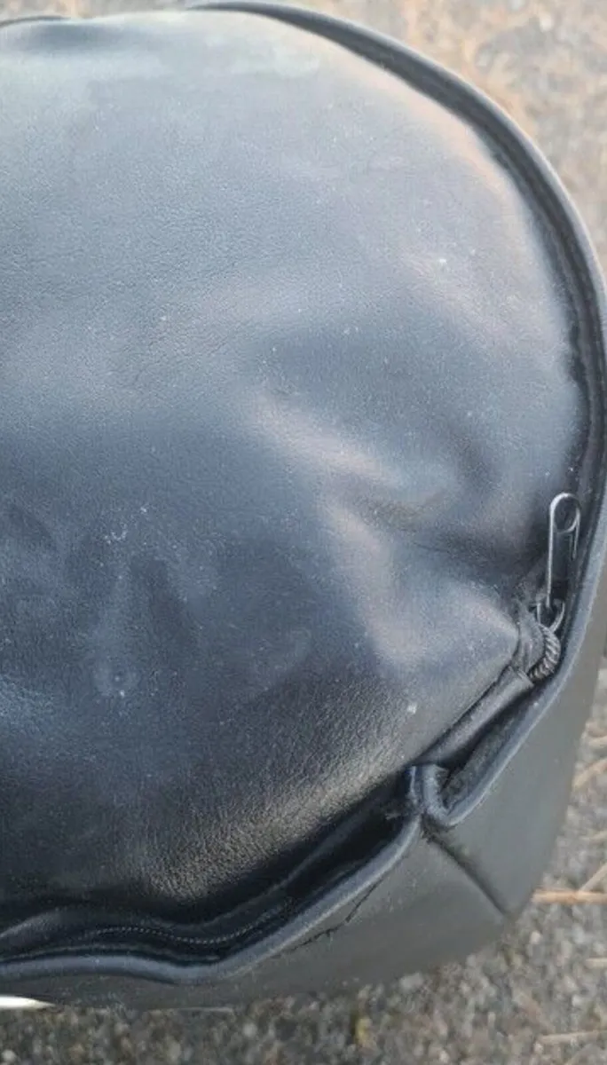 Heavy Bag Fillable  - Punch Bag 40kg new (Black) - Image 4