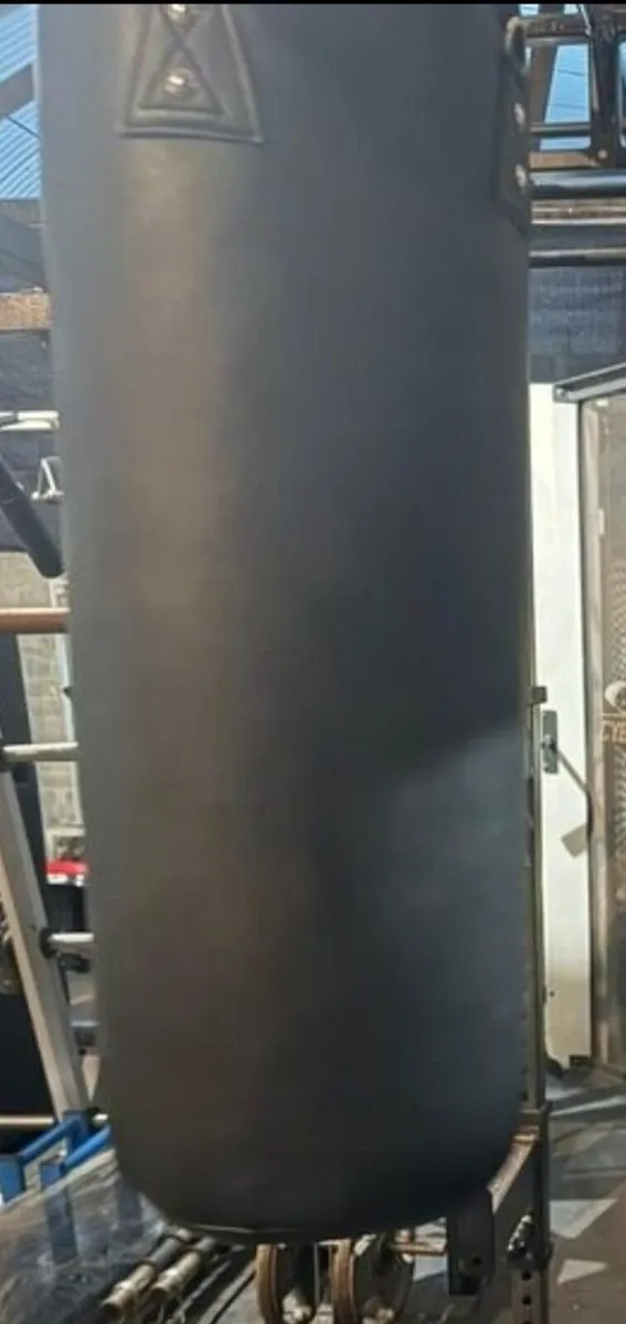 Heavy Bag Fillable  - Punch Bag 40kg new (Black) - Image 2