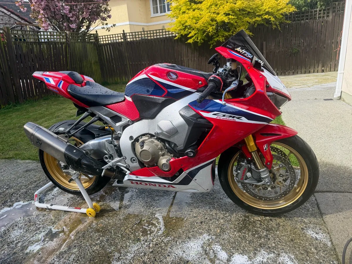 Honda CBR1000RR SP Fireblade - Image 1