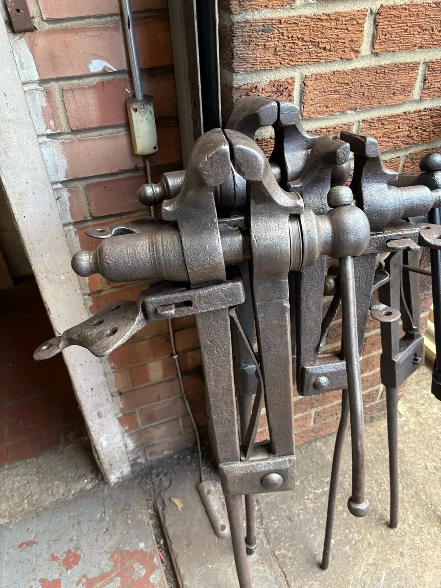 British leg vices stamped named - Image 2