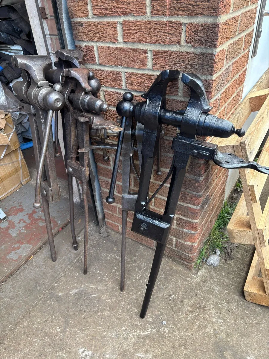 British leg vices stamped named - Image 3