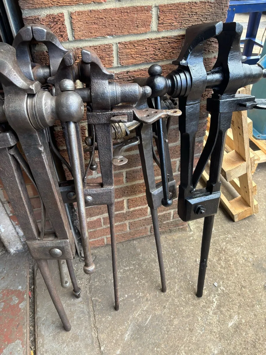 British leg vices stamped named - Image 4