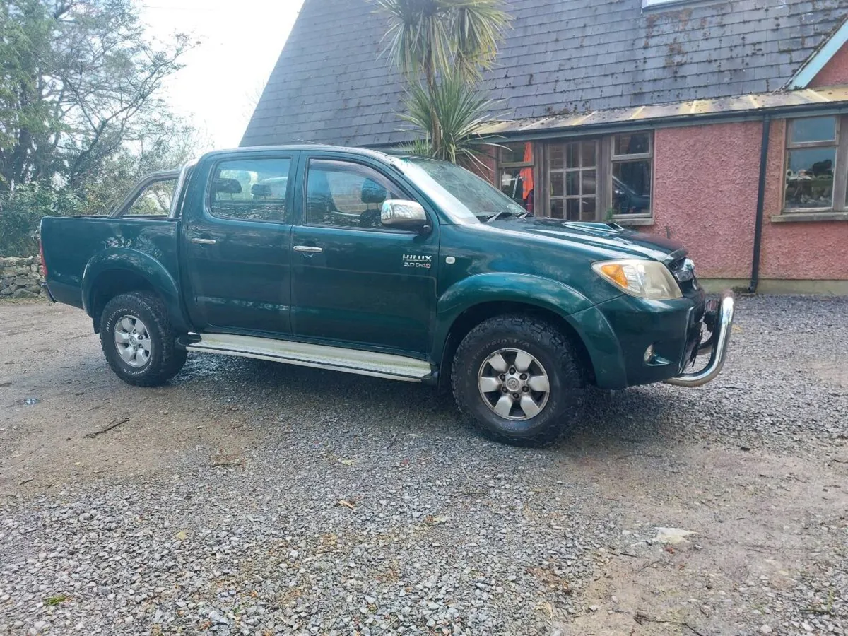 Toyota Hilux - Image 1