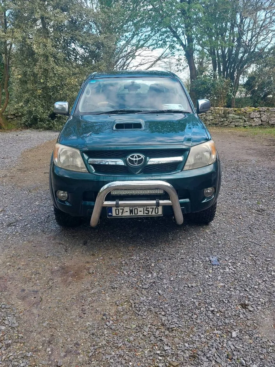 Toyota Hilux - Image 2