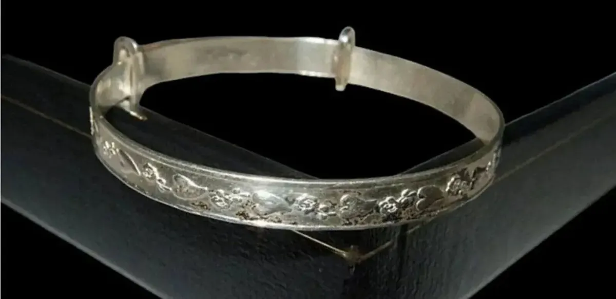 Vintage Hallmarked Silver Baby Bangle - Image 4