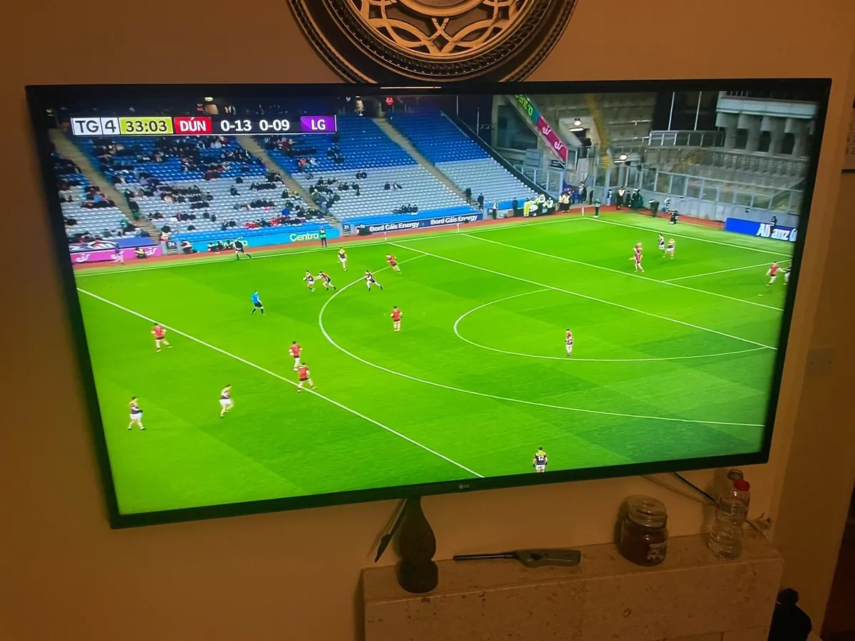 Lg Smart Tv 55’ - Image 1