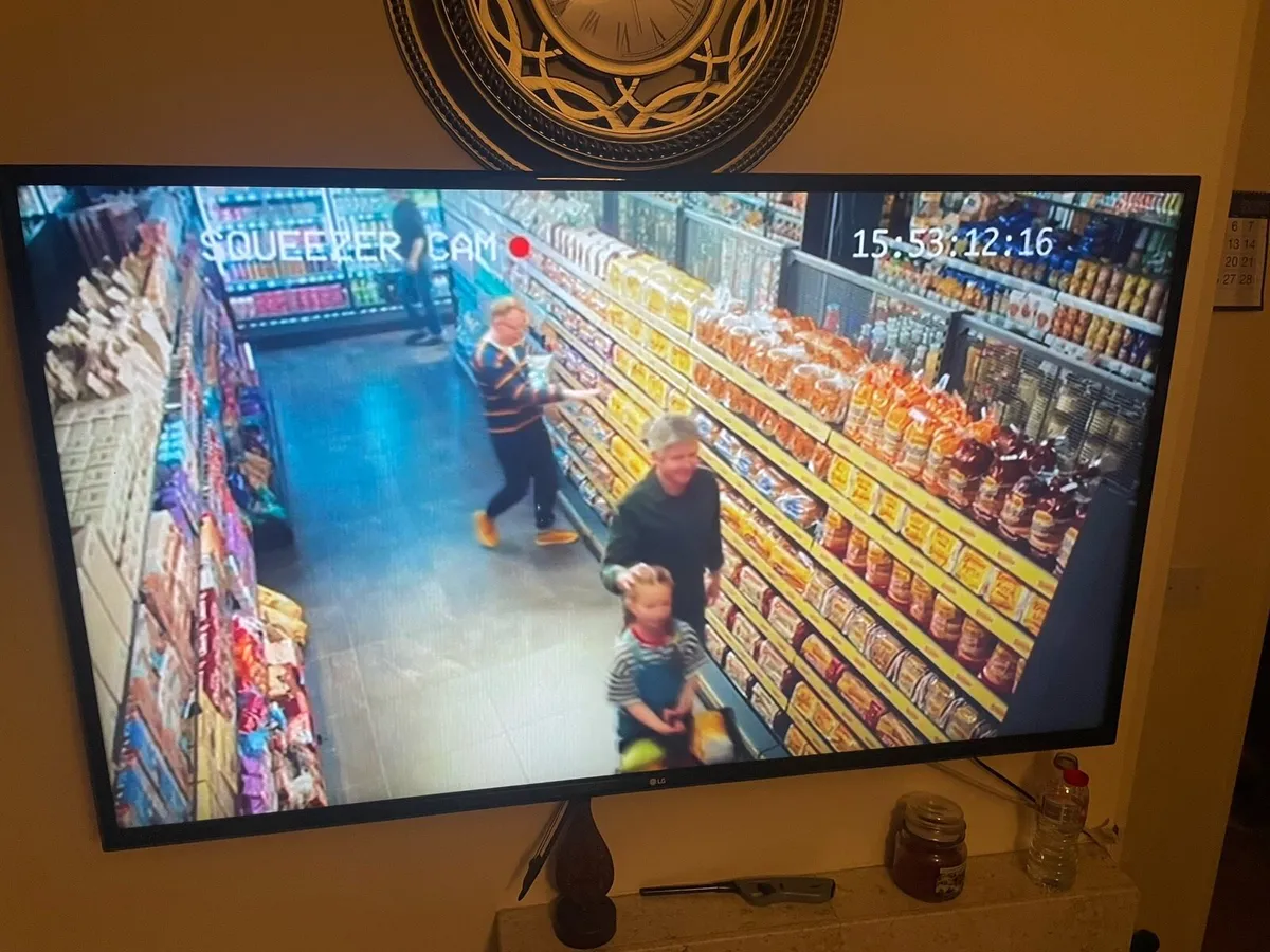 Lg Smart Tv 55’ - Image 2