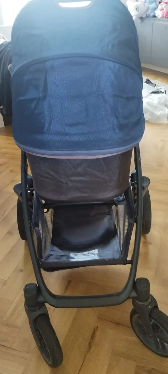Uppababy Vista toddler seat, bassinet, accessories - Image 4