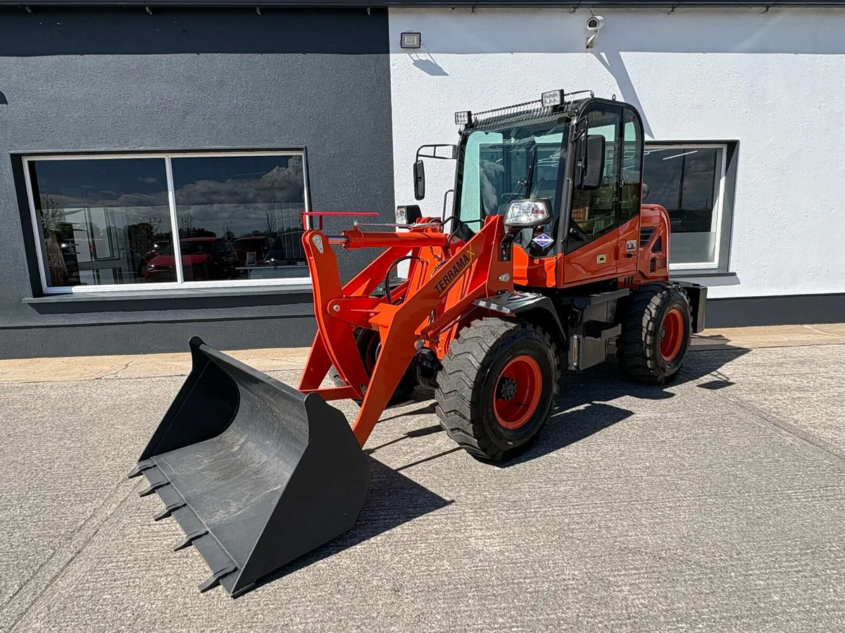 Terramax TL1000 Compact Loader - Image 1