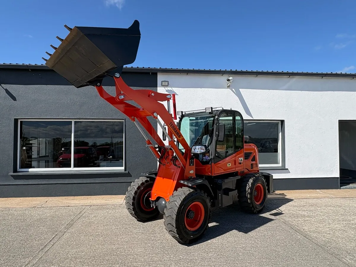 Terramax TL1000 Compact Loader - Image 3