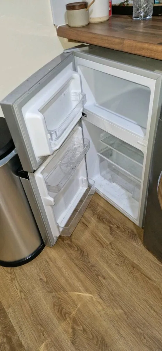 Fridge freezer - Image 2