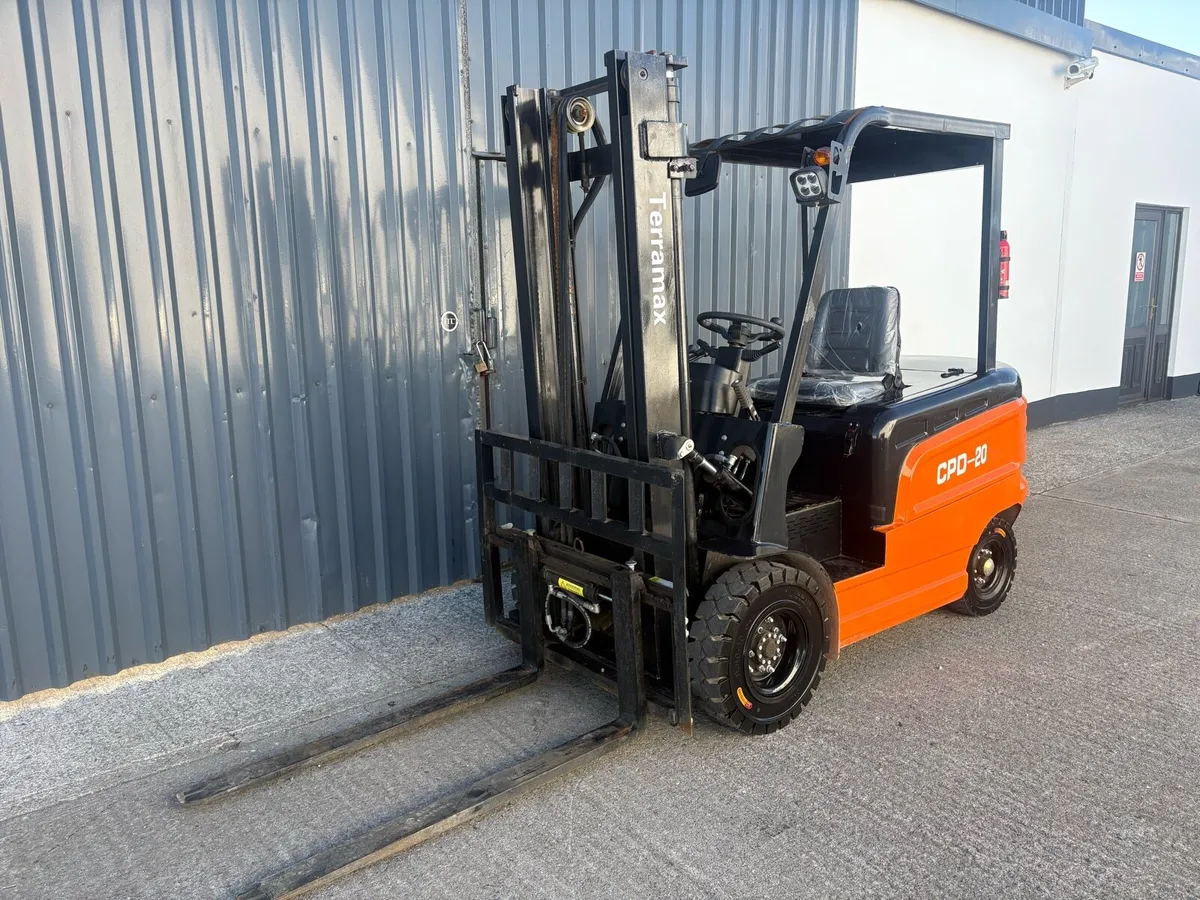 Terramax 2T Electric forklift - Image 2