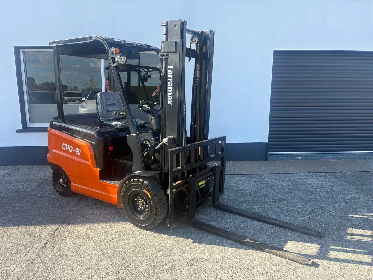 Terramax 2T Electric forklift - Image 1