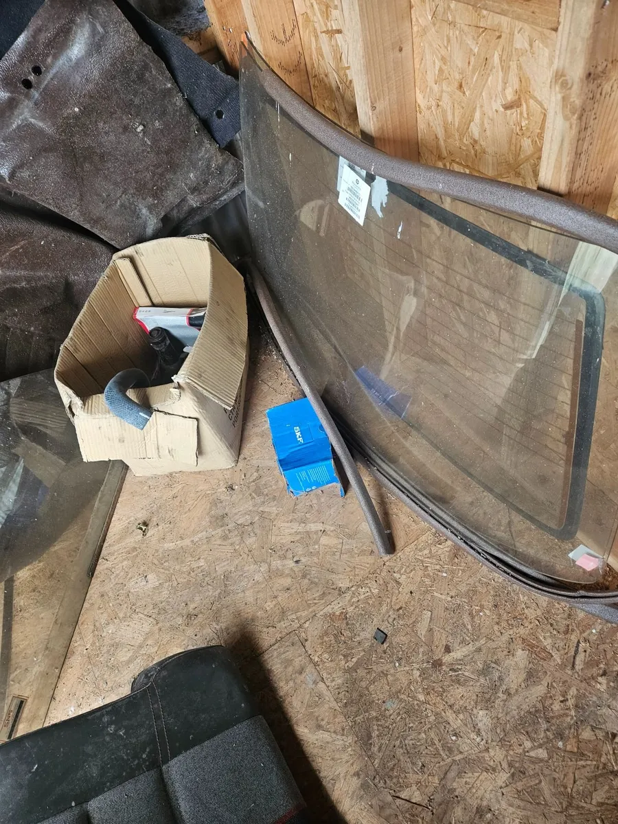 Peugeot  205 parts - Image 4