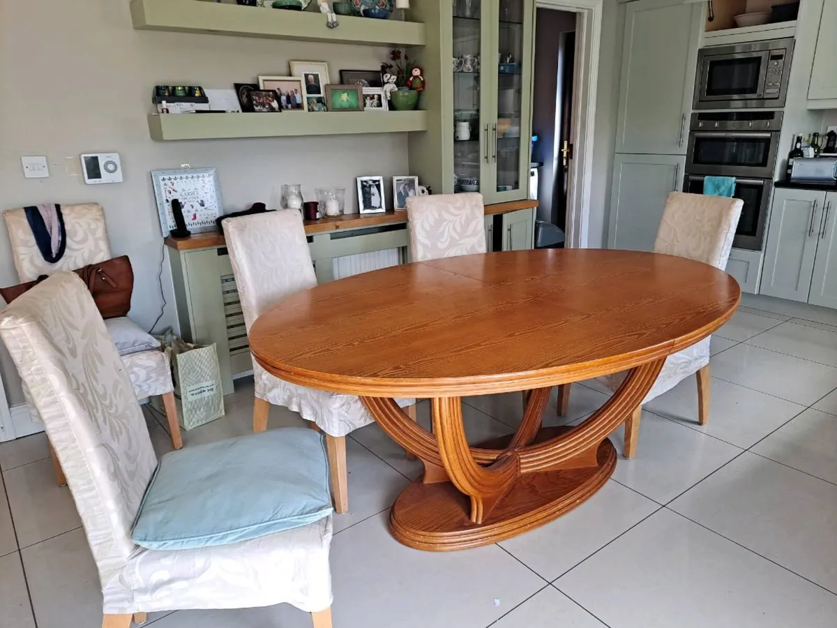 Kitchen table - Image 1