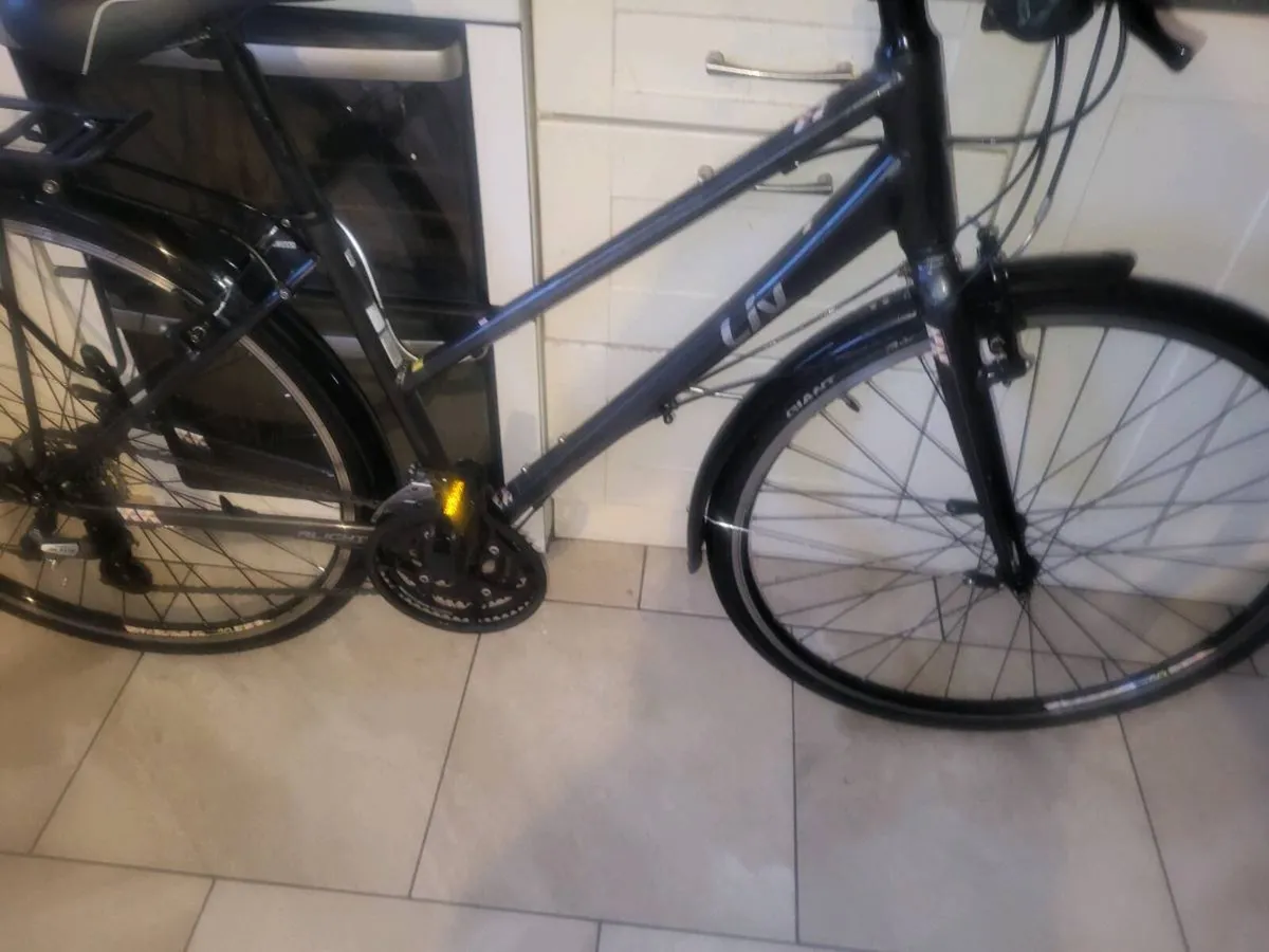 Ladies Giant bike - Image 2