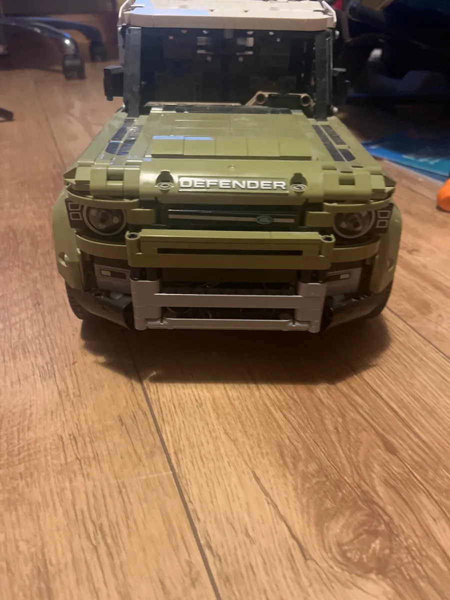 Lego Land Rover - Image 2