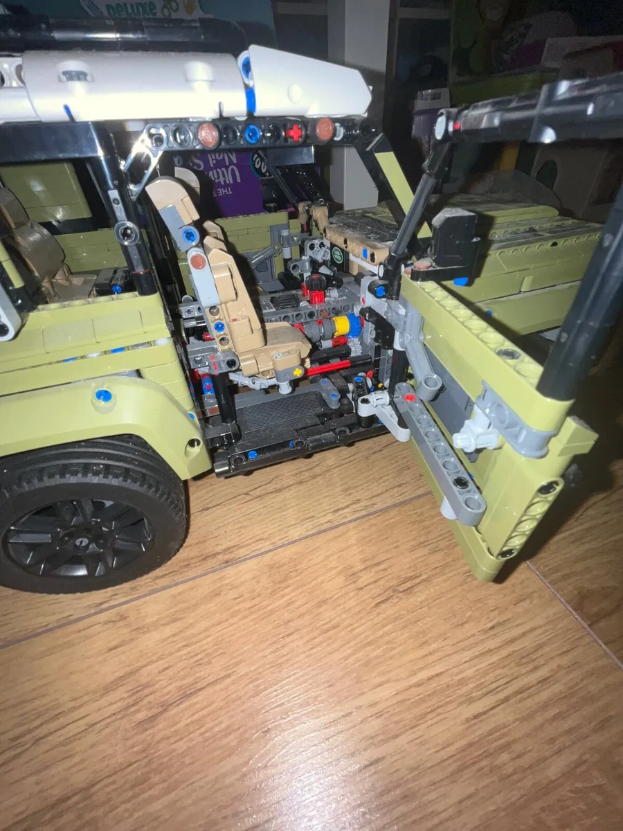 Lego Land Rover - Image 3