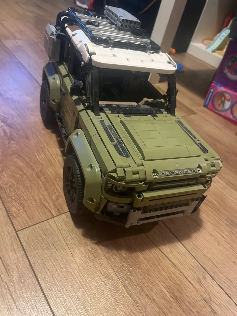 Lego Land Rover - Image 1