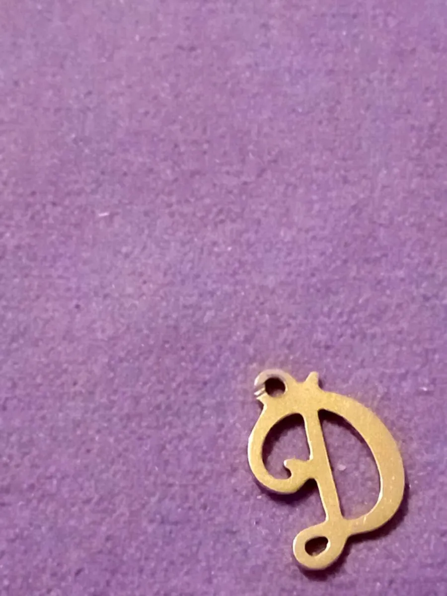 9ct gold D initial charm - Image 3