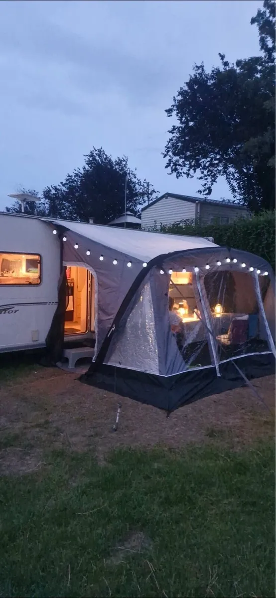 Bailey senator caravan - Image 1