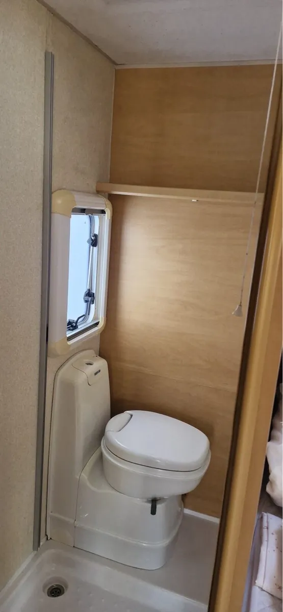 Bailey senator caravan - Image 3