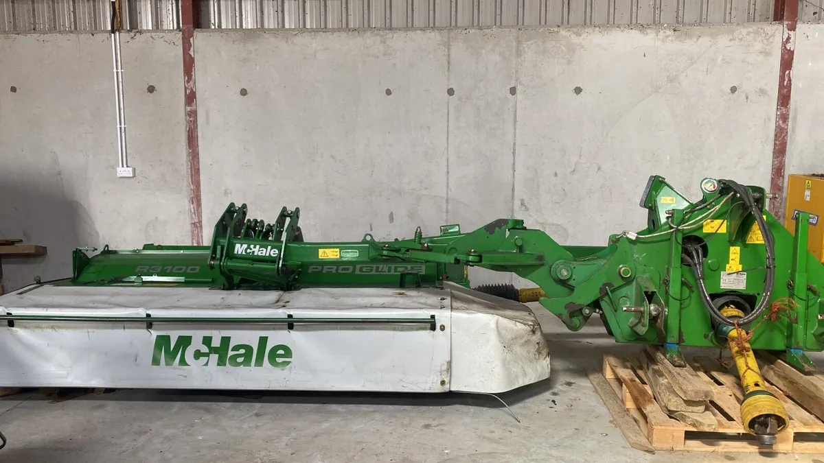 2018 MC Hale 3100 - Image 1
