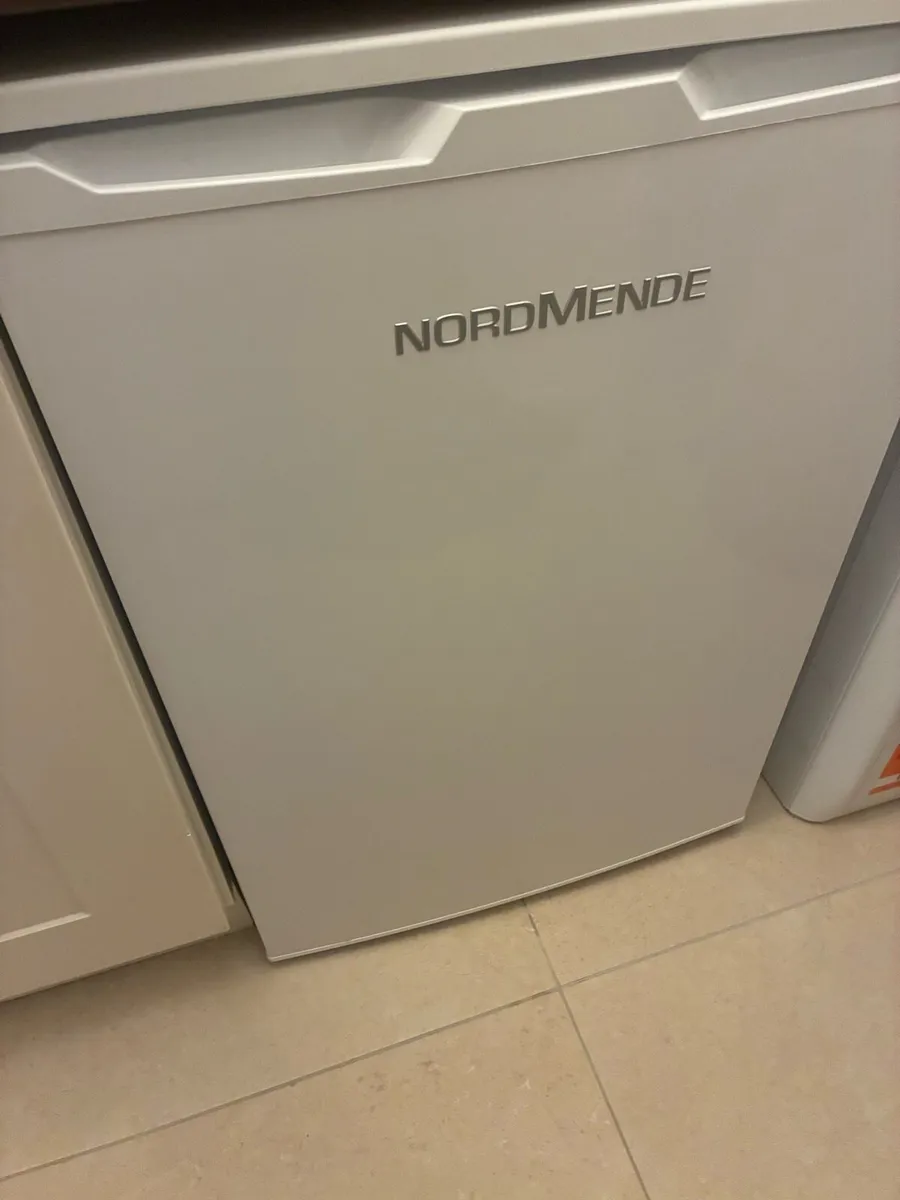 White goods- dishwasher, freezer and tumble drier - Image 4