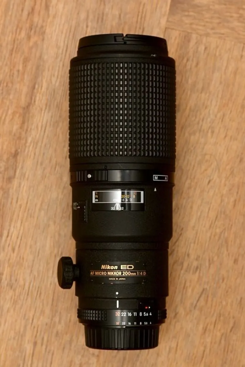 Nikon AF Micro 200mm f/4 D - Image 1