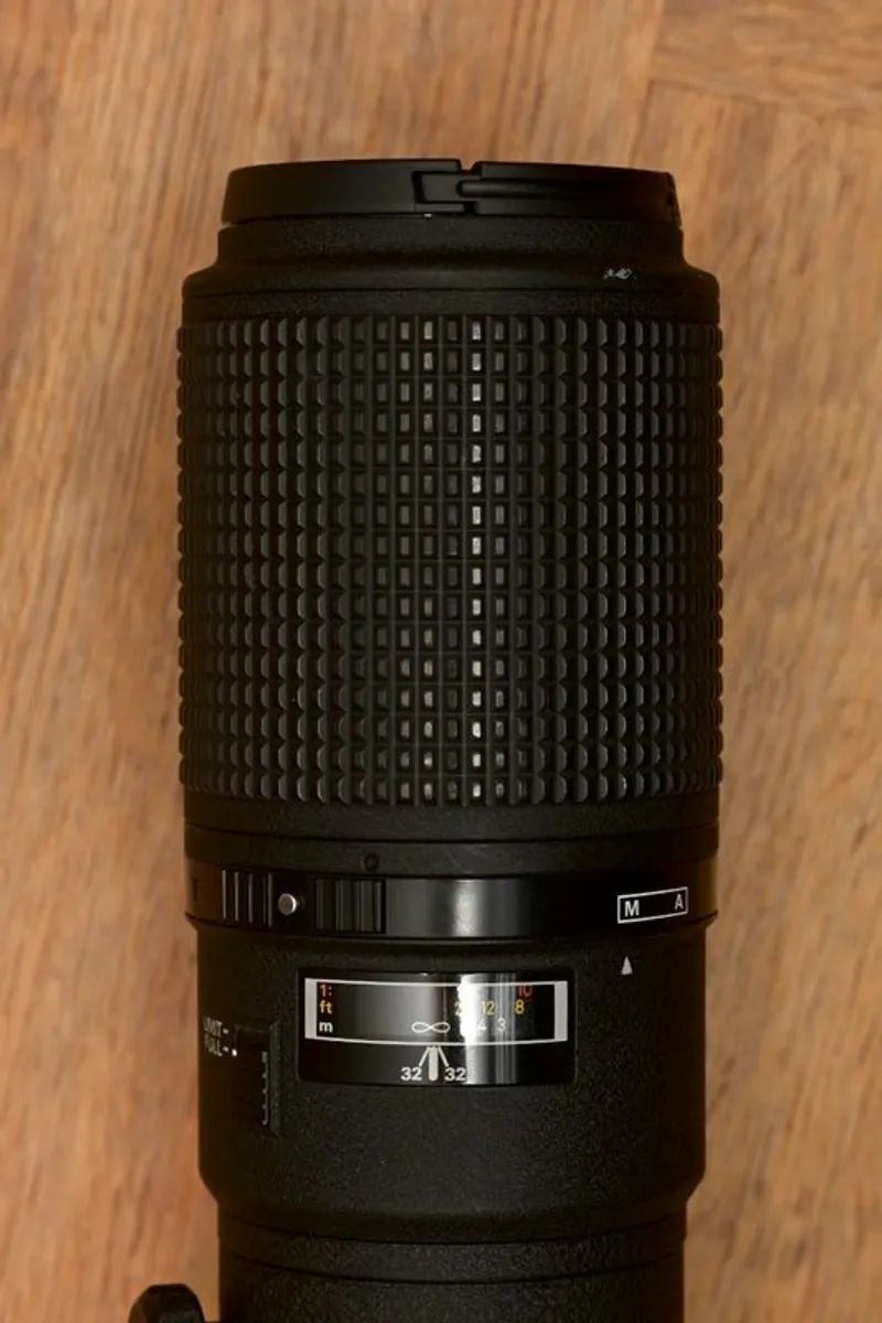 Nikon AF Micro 200mm f/4 D - Image 2