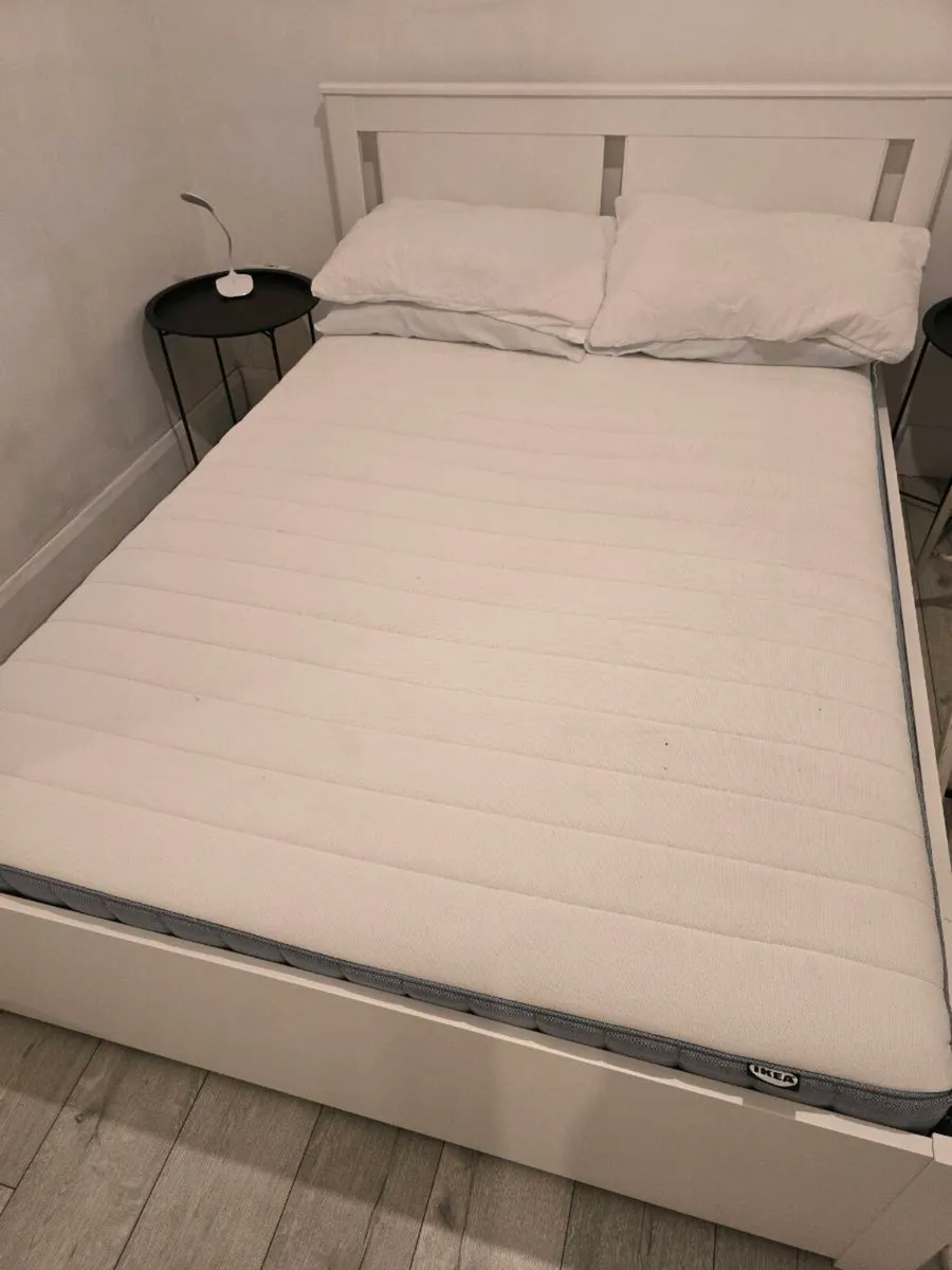 Double bed and mattress - Image 1