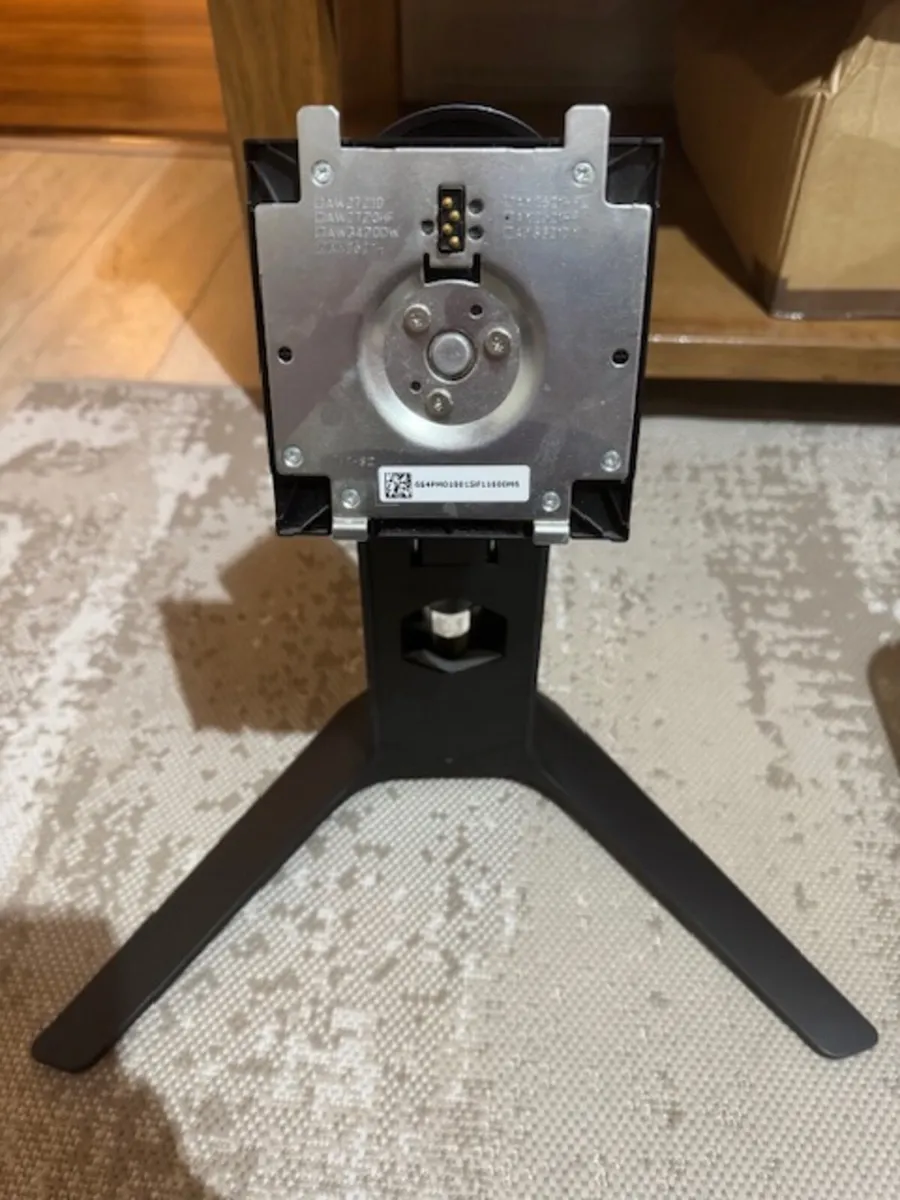 Alienware Monitor stand - Image 1