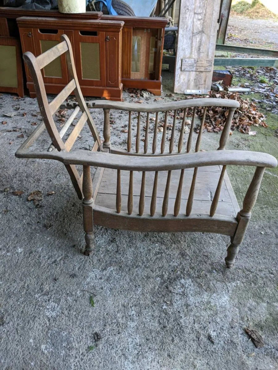 Nursing chair - Image 1
