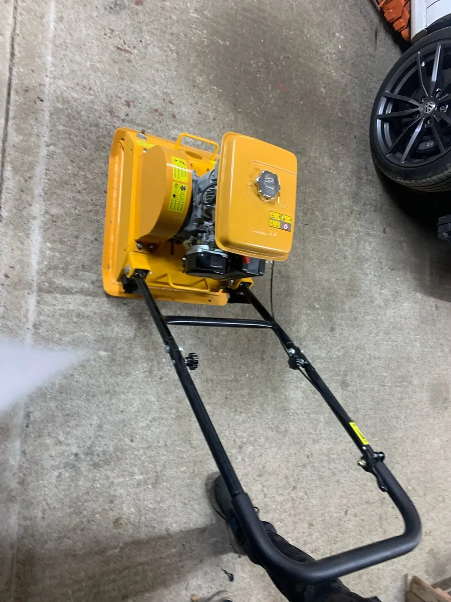 New petrol wacker plate - Image 4