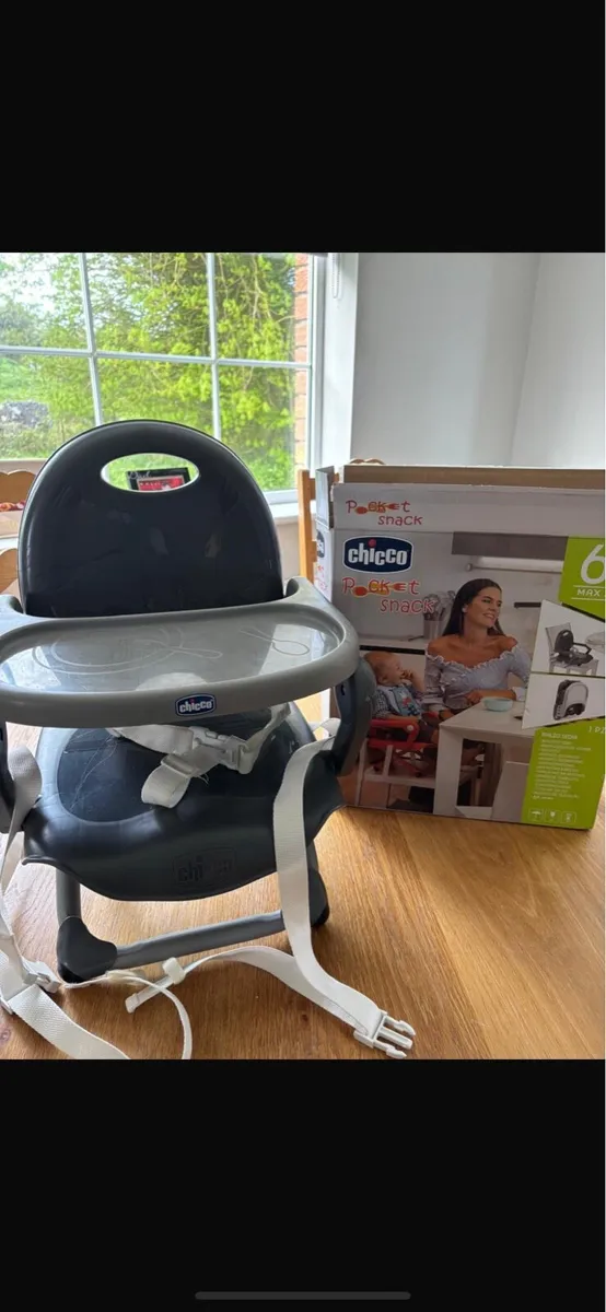 Pocket snack children's booster seat - Image 1