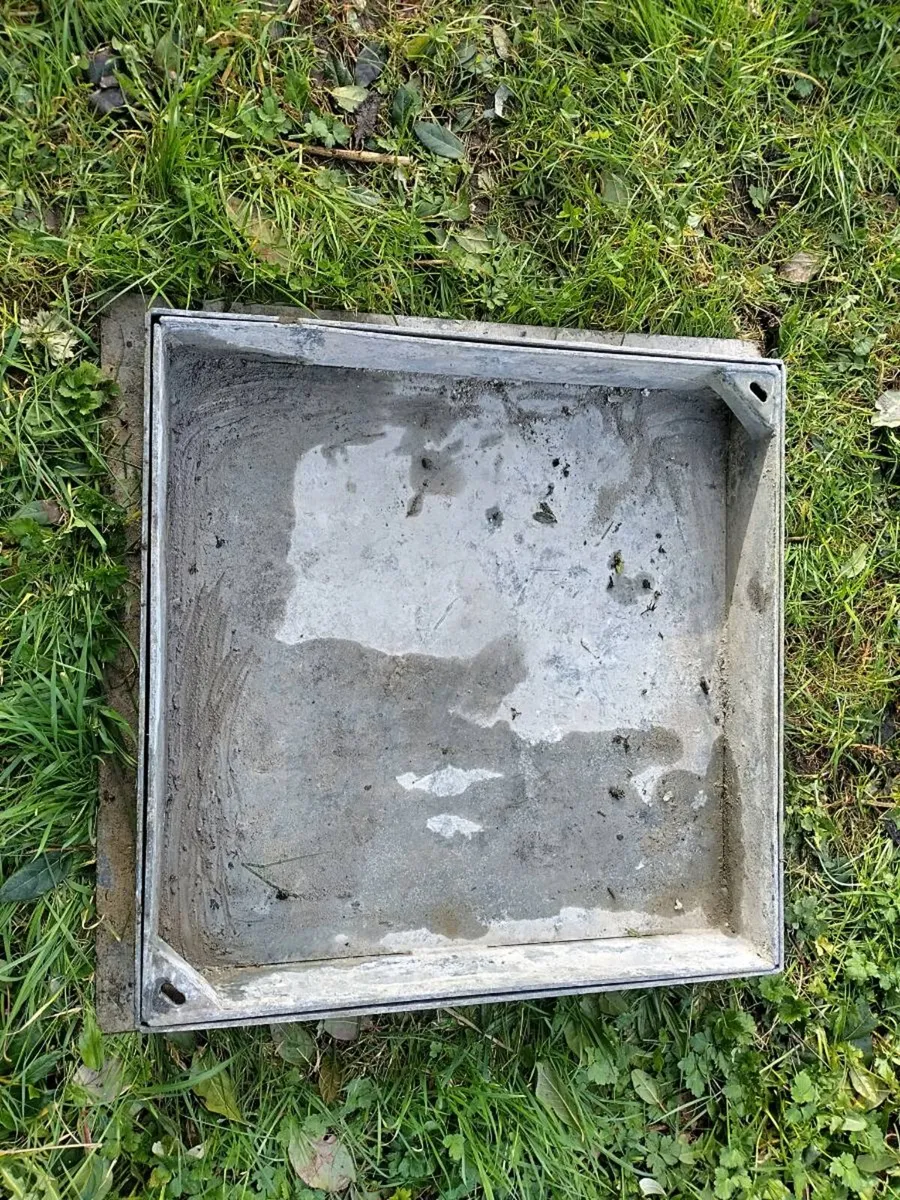 Manhole covers- recess type- high quality- Heavy - Image 3