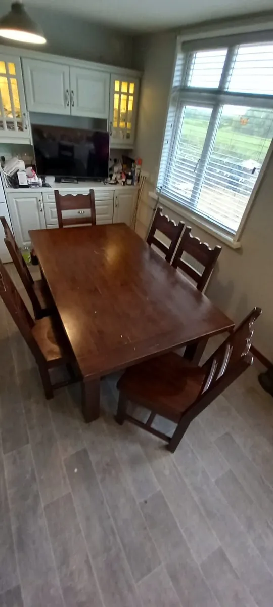 Table and 6 chairs - Image 2