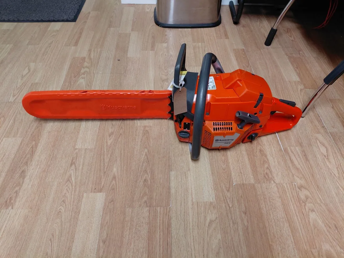 chainsaw - Image 1