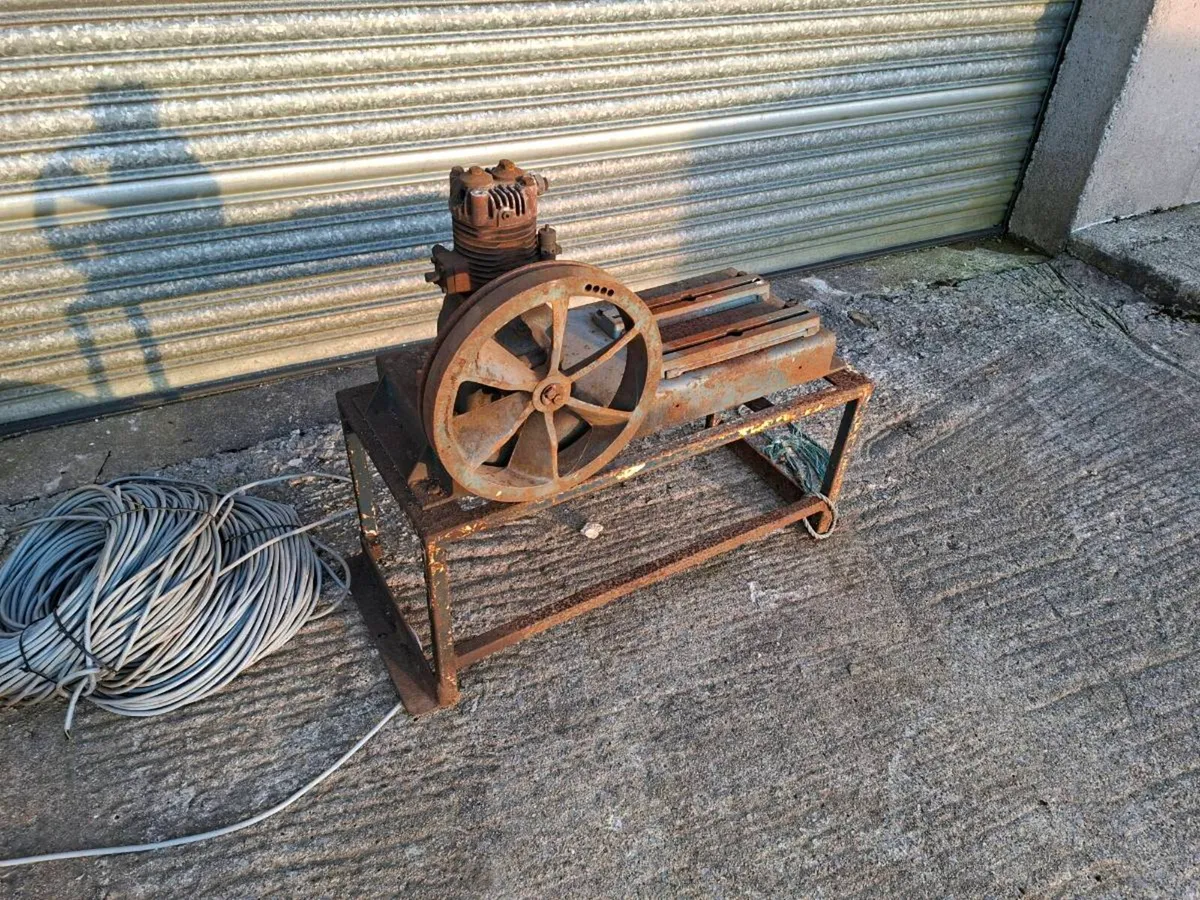 Vintage compressor - Image 1