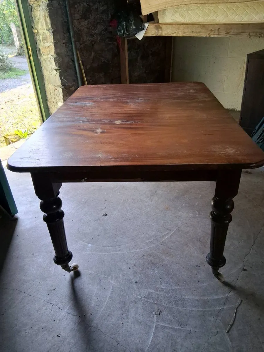 Mahogany dining table - Image 3